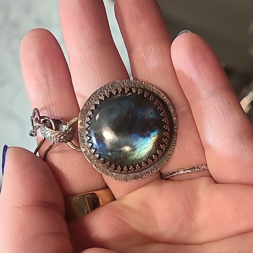 OOAK dragon eye labradorite pendant